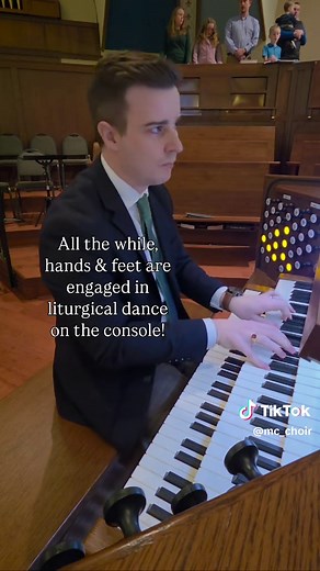 Dynamic Church Music Performance with Organ Highlights