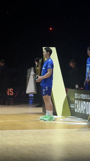 優勝おめでとう🏆🏆 本当に嬉しい😭😭💙💙 最後にキャプテンの笑顔見れて良かった #西田有志 #西田有志選手 #大阪ブルテオン#SVリーグ