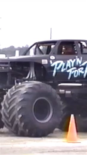 The big man Jesse Birgy plus down a smooth but bouncy pass with Play’n For Keeps in Escanaba in 1995! 🤠🤘🏻 Video courtesy MT Archives. #monstertruckthrowdown #monstertrucks #monstertruck #teamthrowdown #legacy #escanaba | Monster Truck Throwdown