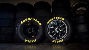 Next-generation NASCAR racer to use 18-inch, center-locking wheels