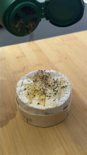 Fast & Delicious 🇫🇷 | Baked Camembert 🧀