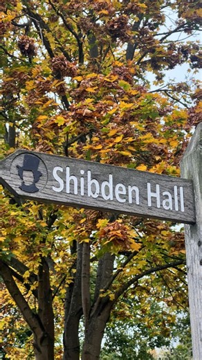 THIS IS ONE OF OUR FAVOURITE PARKS IN WEST YORKSHIRE 🍂 Autumn is the perfect season to explore Yorkshire’s beautiful parks, and today, we’re visiting Shibden Hall in Halifax. With acres of parkland, a boating lake, miniature railway and a historic house, there’s plenty to keep you busy. Admire the Shibden Hall from the outside, or grab tickets for a peek inside. This fascinating building dates back to 1420, and was once the home of Anne Lister – the inspiration behind the BBC’s Gentleman Jack. 