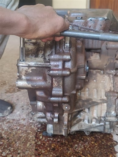 Precision Sleeve Threading for Gearbox Housing Repair