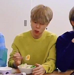 How can someone be so baby chick, so puppy, and so kitty-coded all at the same time?😭 ctto 🐣💜 | BTS International Chinggus2
