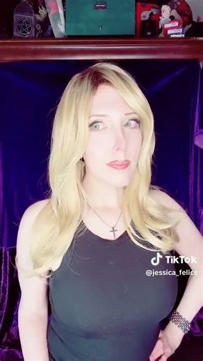 Jessica Felice: Buffy, The Vampire Slayer #Cosplay Style #Shorts: Hair, Costume, Dress Up Super Fan!