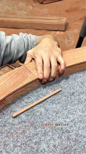 Ébénisterie de Précision : Assemblage de Cadres Courbés