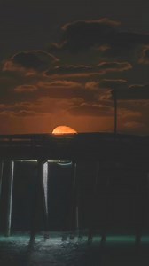 17K views · 1.2K reactions | Moonrise over Rodanthe Pier. This was one of those freezing cold winter nights much like tonight in the Outer Banks. I never tire of watching to moon rise out of the ocean. #wessnyderphotography #rodanthepier #outerbanks | Wes Snyder Photography | Facebook