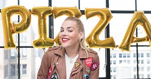 Celebs Eating Pizza: Tyler Cameron, Khloe Kardashian and More