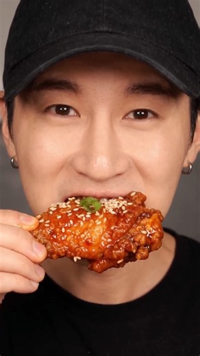 Don't Eat These Spicy Wings Alone 😰🍗 #spicychallenge #koreanfood