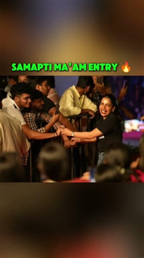 Samapti Ma'am Entry 🔥#samaptimam #physicswallah #neet #entry #shorts #class #alakhsir #vipinsir