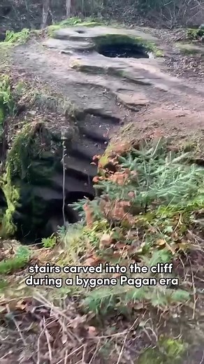 Located in the wooded area just behind Dunino Abbey, close to St Andrews, you will find Dunino den. The pre-Christian holy site has a mystical, supernatural atmosphere and consists of two large crags, below which lies a clearing in the woods. A footprint carved into the rock next to the well gives us an insight into the importance of the site. Carved footprints were used during inauguration rituals, such as the anointing of kings and chieftains, suggesting that ancient kings were likely to have 