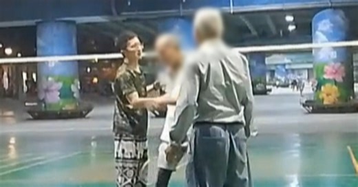 獨家／詢問雙打被拒絕！福和橋下羽球場爆「口角」｜東森新聞