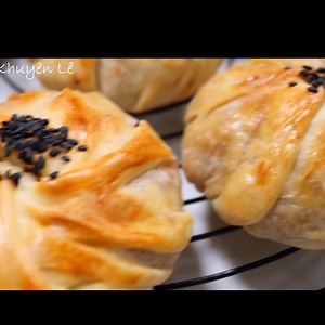 Không Ủ Men, Không cho Bột Nở. Vò Bánh này bên ngoài giòn bên trong mềm dai. Nhân Bánh không ngọt. Làm đem đi Tiệc ai cũng muốn đặt Hàng nè! #vanhkhuyenleyoutube | Vành Khuyên