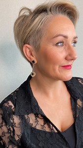 Get the eye makeup look with Margaret using her favourite Lancome products 🤩 Shop Lancome > https://www.mcelhinneys.com/collections/brands-lancome Concealer > https://tinyurl.com/yum3x8yw Eyeshadow > https://tinyurl.com/2wn2kwc3 Eyeliner > https://tinyurl.com/ucuhnmrw Mascara primer > https://tinyurl.com/49nxntsv Mascara > https://tinyurl.com/y9zbkr3k | McElhinneys