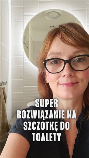 Monika Bień | organizacja przestrzeni | decluttering | projekty on Instagram: "Nie lubisz, gdy szczotka do toalety stoi na widoku? 👀🚫 To rozwiązanie może totalnie zmienić Twoją łazienkę! Planujesz nową łazienkę albo remont obecnej? 👉 Zobacz to sprytne rozwiązanie podtynkowe – wszystko ukryte, estetyczne i mega funkcjonalne. Szczotka + papier toaletowy schowane w ścianie, a dostęp masz jednym ruchem. Minimalizm, higiena i porządek w jednym 💎 💡 Idealne do nowoczesnych, małych i designerskich 