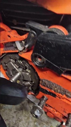 How to remove a clutch drum on a echo chainsaw.