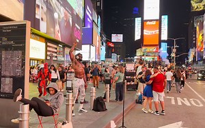 夜晚的纽约时代广场🌃🌙🎭纽约市曼哈顿时代广场夜间漫步街拍 | 4K HDR 60fps