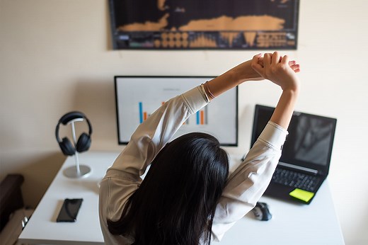 Risco ergonômico: o que é e como cuidar da postura no trabalho?