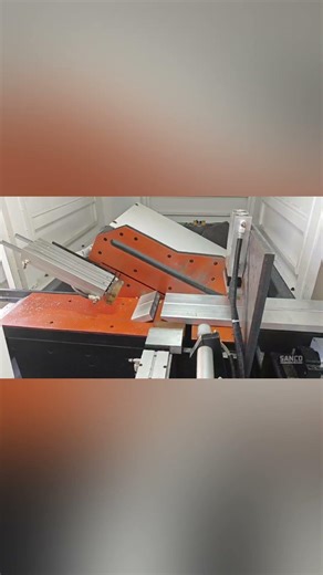Full-automatic aluminum cutting machine cutter with automatic angle cutting.