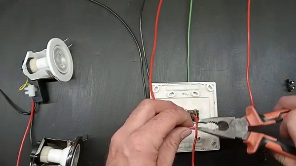 2Lever/Double Switch Connection