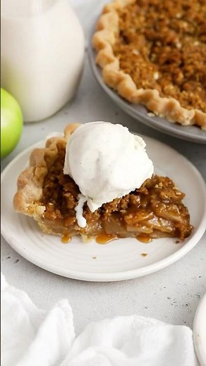 Gluten-Free Apple Crumble Pie (Vegan-Friendly!)