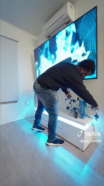 I almost didn’t decorate but I kept it simple🎄 #christmas #christmasdecor #mensapartment #jayscribe #fypシ゚viral