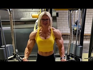 Ute Ueberschar Massive Gains Female bodybuilder