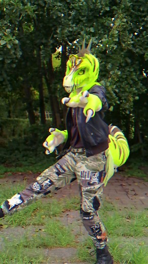 Psycho Teddy fursuit dinosaur mask: fursuiting highlights