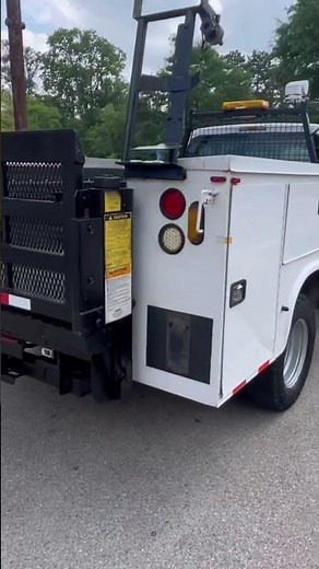 2014 Ford Super Duty F-350 F350 XL 4WD Dually DRW 4x4 w/liftgate