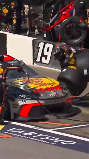 HARD HIT for Briscoe's crewman 🫢