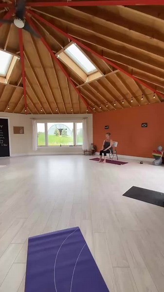 🪑 Chair yoga at Stream—come for the yoga, stay for the vibe. Just having fun with the music here. Truly a relaxed and peaceful setting. Friendly community, experienced teachers, accessible mindful movement and a few good laughs. Message us and we’ll be happy to book your first class. 😘 gentlydownthestream.ca Call/text 905-401-YOGA (9642) #portcolborne #yoga #meditation #mindfulness #gentleyoga #chairyoga #wainfleet #welland #forterie #crystalbeqch #niagara #wellness #wellbeing