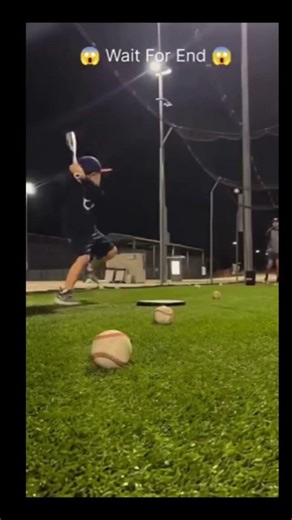 इस गेंद को ध्यान से देखो 😲#sorts #video