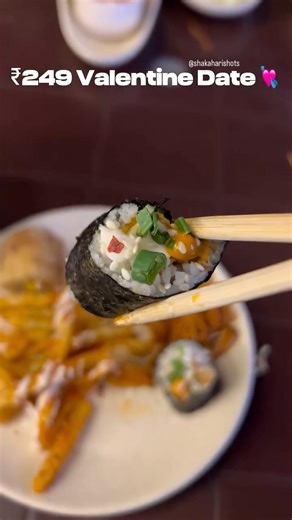 Shakahari Shots☘️|| Jayesh Srivastava on Instagram: "Sushi in Lucknow at budget friendly prices? 😳🍣 Aliganj near Sangam Chauraha just got a newly opened café that’s already getting famous – @thecontritable_official 🔥 Menu starts exclusively with Sushi and trust me, this place is perfect for college hangouts, friends meetups & cute budget dates in Lucknow 💘 We tried: Peri Peri Fries 🍟 White Sauce Pasta 🍝 Schezwan Noodles 🍜 Benne Dosa 🥞 Momos 🥟 Cheese Corn Roll 🧀 (My Heart Winner ❤️) Moc