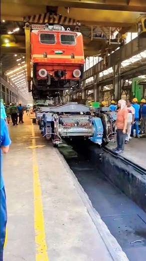 How Giant Trains Are Placed on Tracks ll TOT FACTS