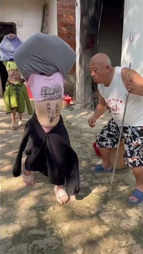 Diam-diam ku gigit latiao sambil bayangin senyum teman masa kecil di TikTok
