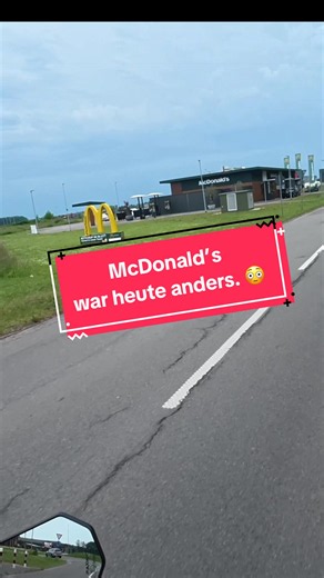 Bei McDonald’s mit allem gerechnet… aber nicht damit. 😭😂 Was ist das Verrückteste, was ihr mal bei einem McDonald's gesehen habt? 👀🏍️ #Kawutzi #Z900 #Motorrad #Papenburg #BikeTok