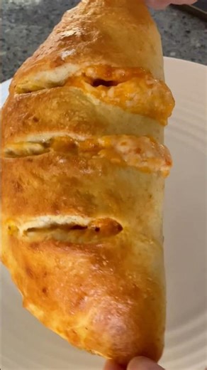 This Calzone Shouldn’t Beat Papa John’s… But It Does