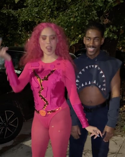 𝒥𝒶𝓏𝓂𝒾𝓃𝑒 𝐵𝓇𝑜𝓌𝓃⋆˙⟡ on Instagram: "sharkboy and lavagirl if they slayed 💖🌋🦈 realized I forgot to post our Halloween costumes from last week, so here they are now bc these upcycled/DIY costumes deserve a spot on the feed 💖💖💖💖 #diycostume #sharkboyandlavagirl #lavagirlcostume #upcycled"