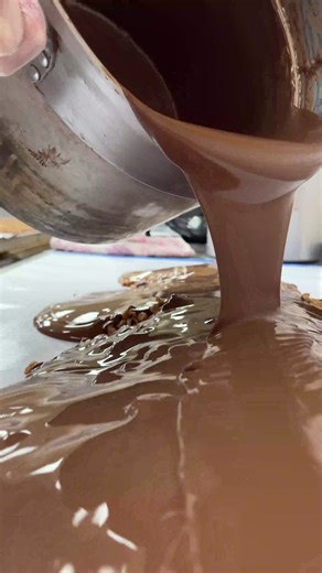 77K views · 1.4K reactions | Were Making A CRUNCHY Bark 勞襤 | Hercules Candy Co | Facebook