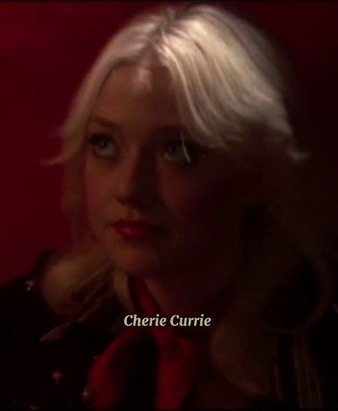 Do you wanna be in the band? #therunaways #therunawaysmovie #kristenstewart #dakotafanning #joanjett #cheriecurrie #fyp #xyzbca #movies #parati #rock