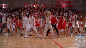6.1K views · 215 reactions | ¿No has visto 'High School Musical'? Te la contamos en 1 minuto. Vota por tu peli favorita en ‘La batalla de las pelis’ y la podrás ver este viernes. | Disney+ | Facebook