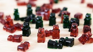 4.3K views · 27 reactions | Did you know you can make gummy bears at home? Full recipe here: https://www.thecookingfoodie.com/recipe/How-to-Make-Gummy-Bears--Homemade-Gummy-Bears-Recipe ►Buy gummy bears mold here: https://bit.ly/GummyBearsMold | The Cooking Foodie | Facebook