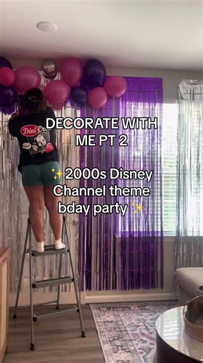 Come decorate my 2000s Disney Channel themed bday party with me | PART 2 🥰 #2000sthrowback #2000snostalgia #2000sdisneychannel #disney #birthday #birthdayideas #birthdaydecoration #birthdayinspo #hannahmontana #suitelifeofzackandcody #2000saesthetic #disneychannel #party