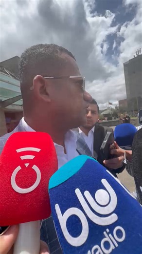 #ATENCIÓN | El gobernador de Nariño, Luis Alfonso Escobar Jaramillo (@LuisAlfonsoEsc), aseguró desde el Búnker de la @FiscaliaCol que el expresidente Álvaro Uribe Vélez (@AlvaroUribeVel) le puso una lápida en la cabeza y que deberá responder por esa falsa denuncia sobre su presunta participación en el magnicidio de Miguel Uribe Turbay. Vía: @JennyAngaritaG