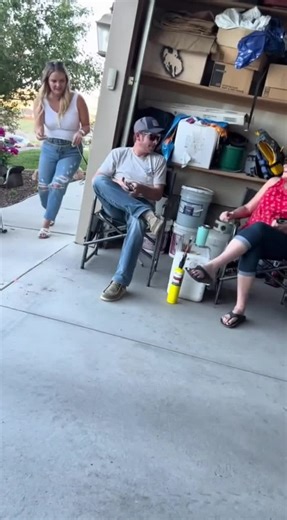 Fake snake prank #funny #funnytiktok #funnymoments #prank