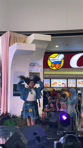 Belgin and Erhan | Catwalk Belgin for @anak_gemilang_enterprise @noble_organizer Walau prepare kurang maksimal belgin bisa meraih juara 3 di acara ini... | Instagram