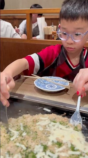 Milton tried Monjayaki in Tsukishima Tokyo! It definitely tastes better than it looks