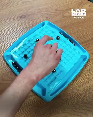 Magnetic chess looks so much more exciting ♟️💥 | LADbible