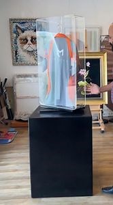 [Hot Item] New Custom Big Acrylic Rotating Jersey Clothes T Shirt Display Racks for Store