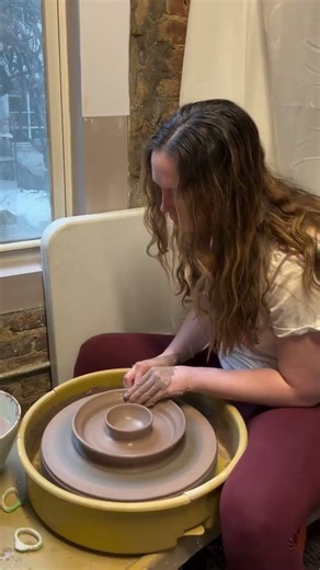 How to make a flower chip and dip bowl ❤️ ••• Follow @meanmuggin_ceramics for more!